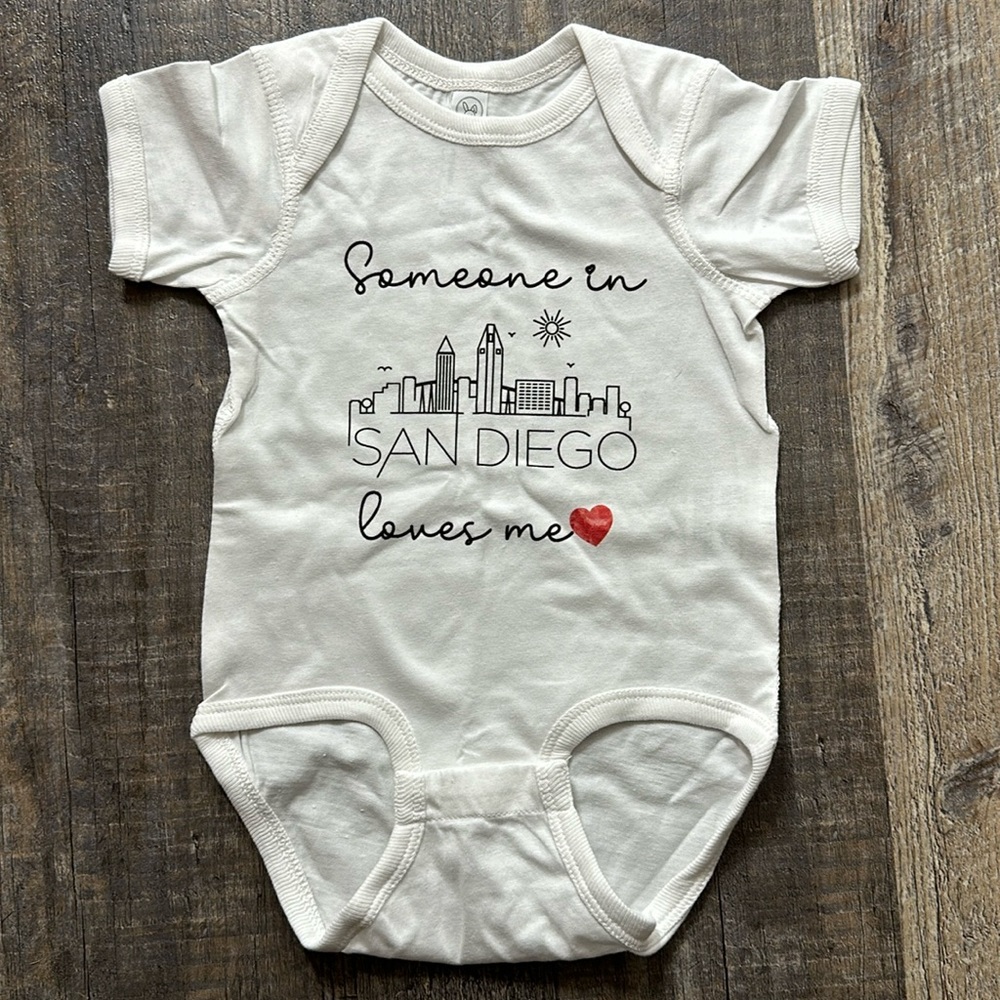 NWOT “Someone in San Diego loves me” onesie size 12 months